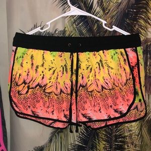 Colorful short shorts with pockets medium 7-9
